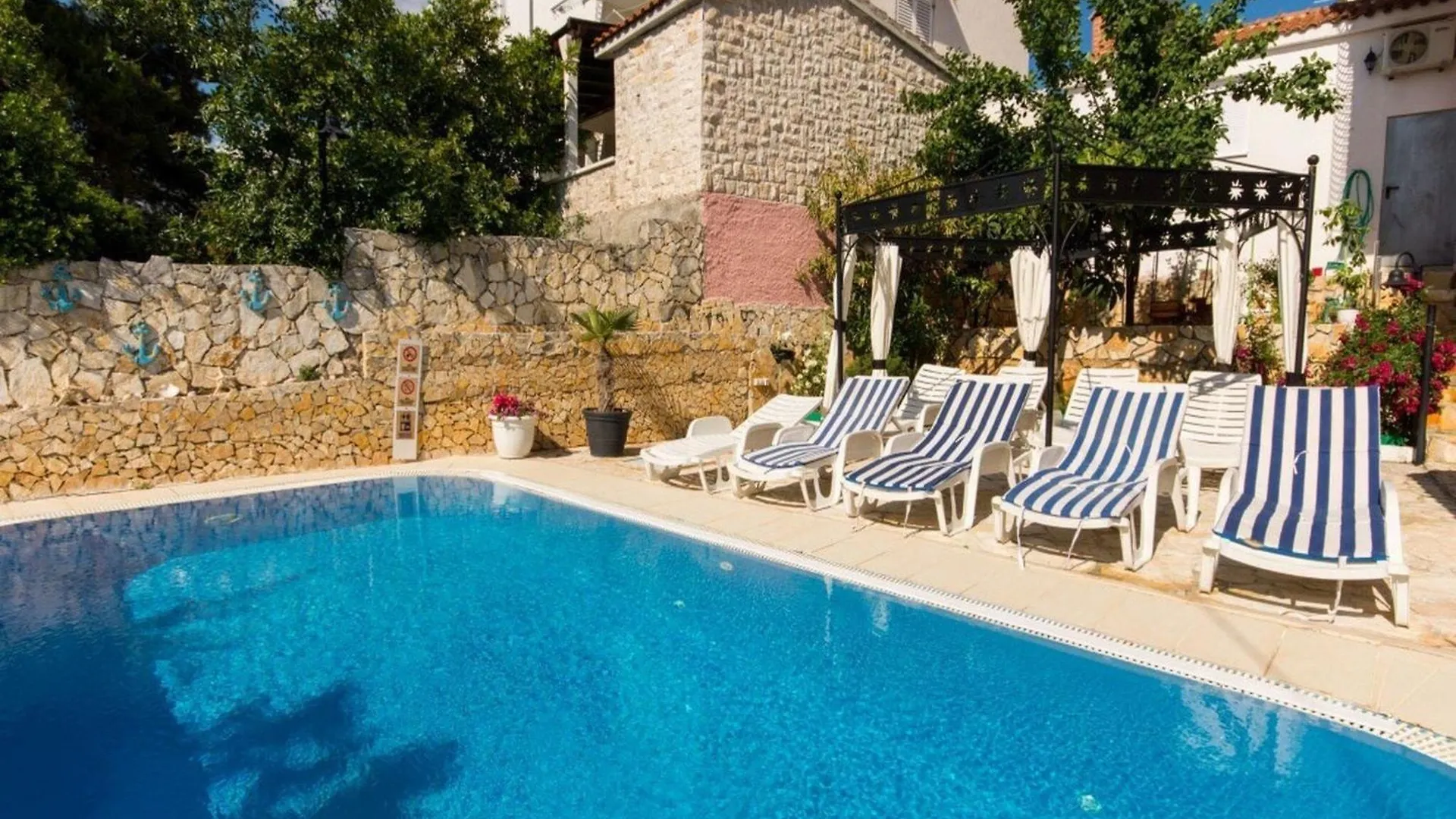 Villa Stil - Two Bedroom Apartment With Balcony And Sea View 203 President تروغير